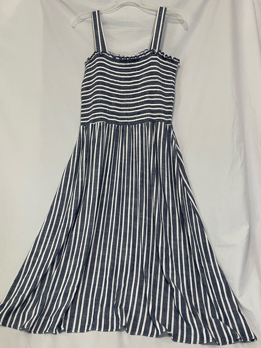 52Seven navy blue and white striped smocked midi dress, Sz Lg, 100% rayon